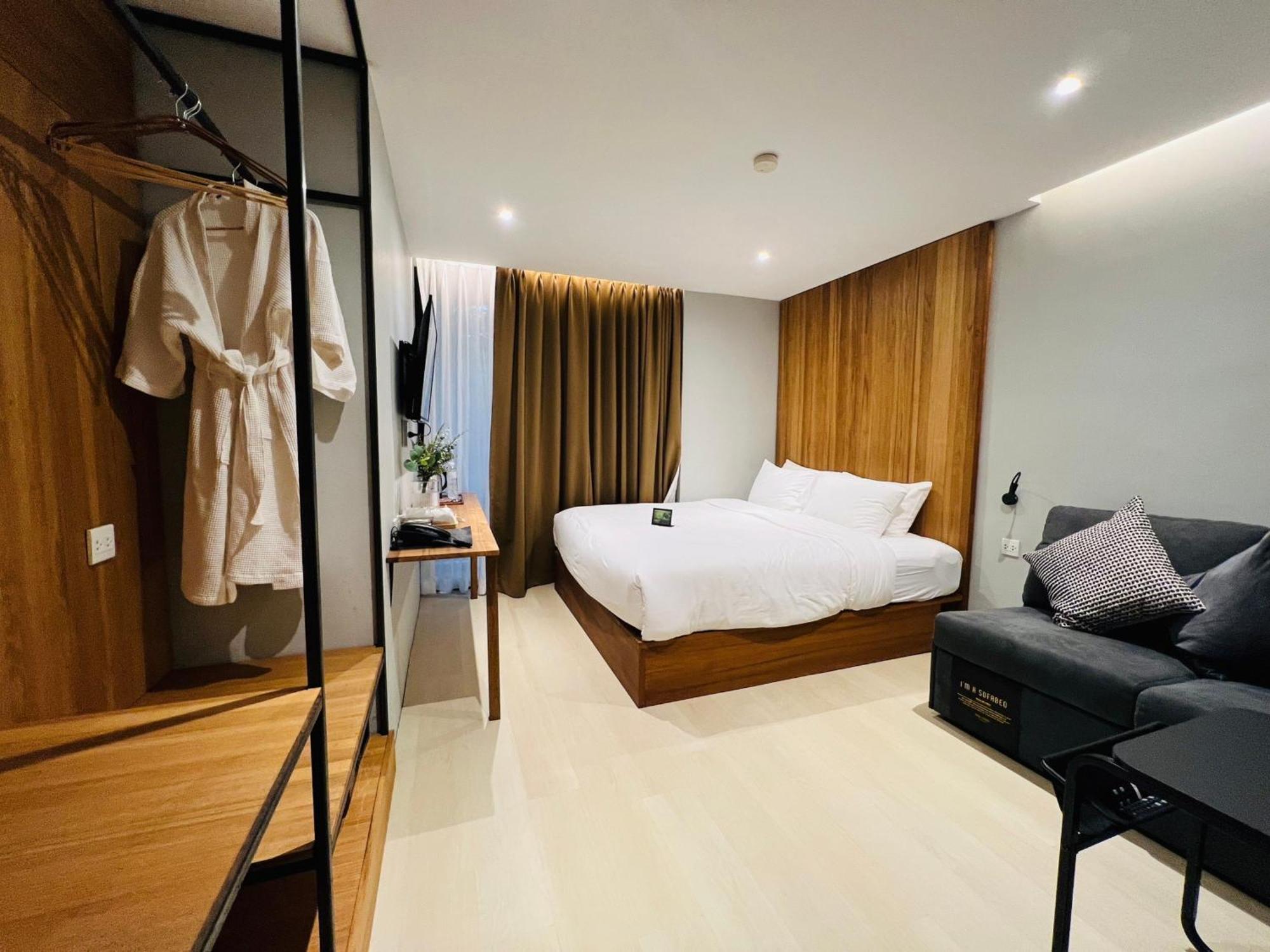 Woodstory Boutique Hotel Bangkok Exterior photo