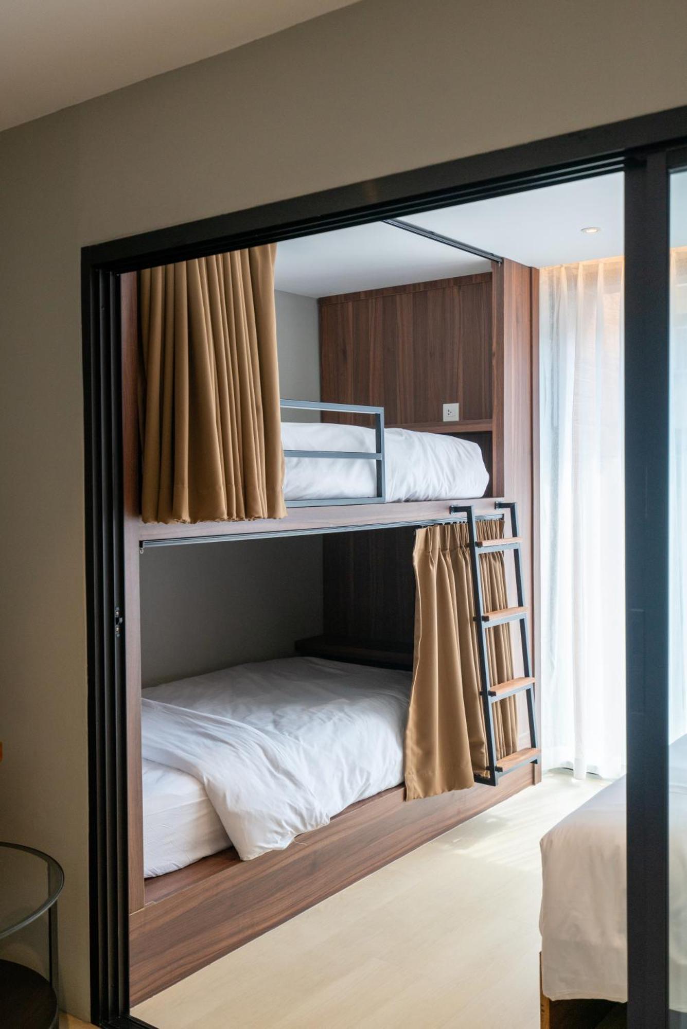 Woodstory Boutique Hotel Bangkok Exterior photo