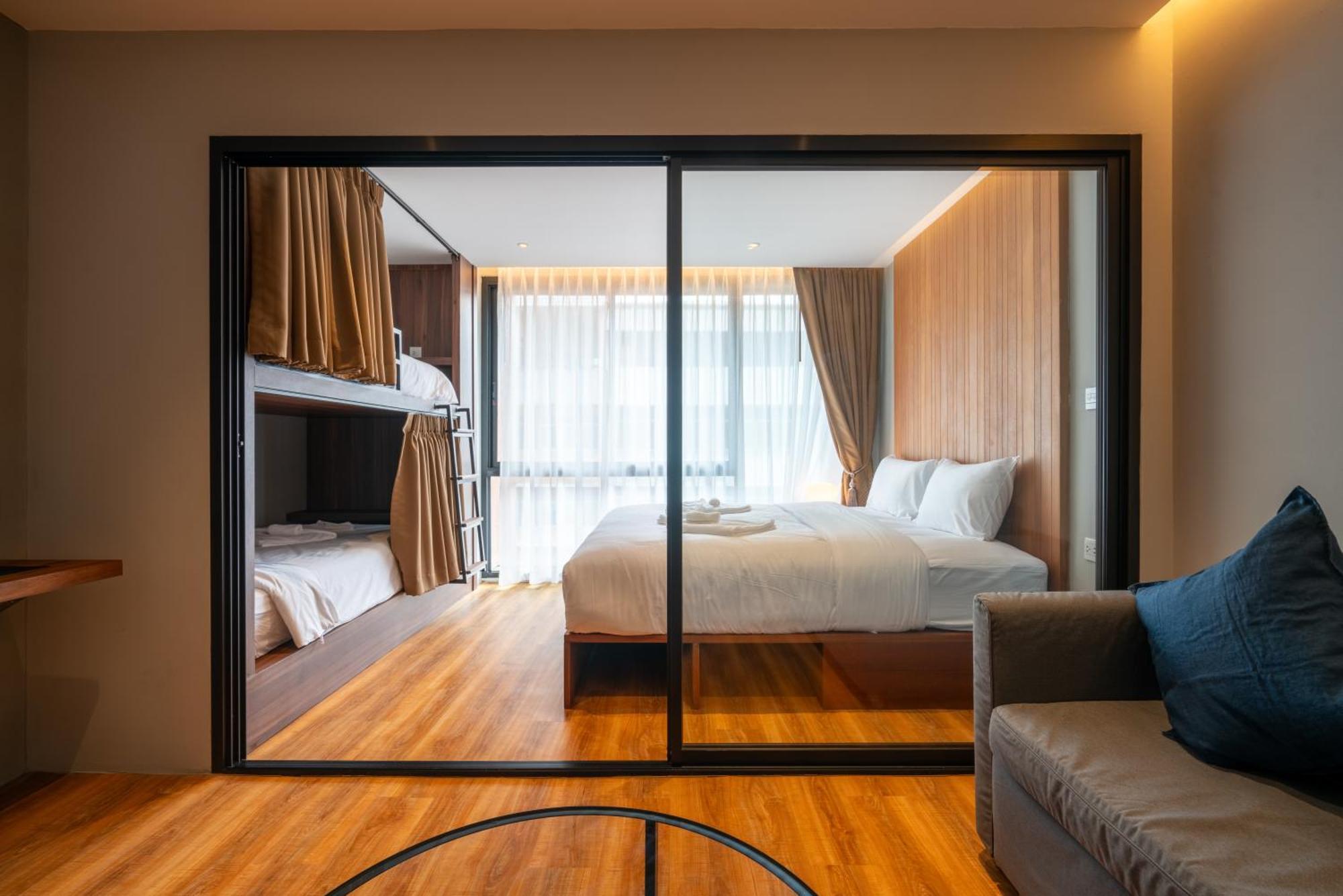 Woodstory Boutique Hotel Bangkok Exterior photo